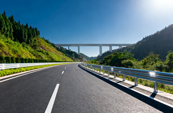 真牛所 23点59卡点下高速省下1300元！车主：很冒险 不建议效仿