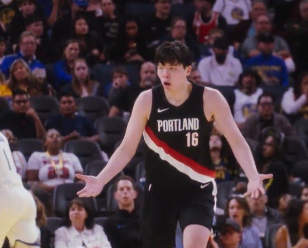 金领速配 季前赛首秀6犯离场！杨瀚森5中2得4分4板1助4失误